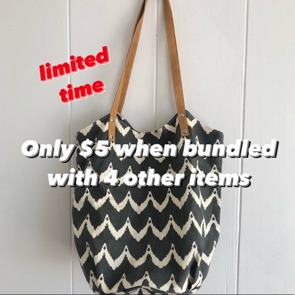 rockflowerpaper Handbags - 🔥5/$25🔥 Cute tote